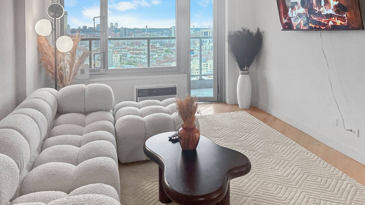 Central Park North Apartment | NYC 5th ave Central Park XL apartment with balcony -3 bedroom.