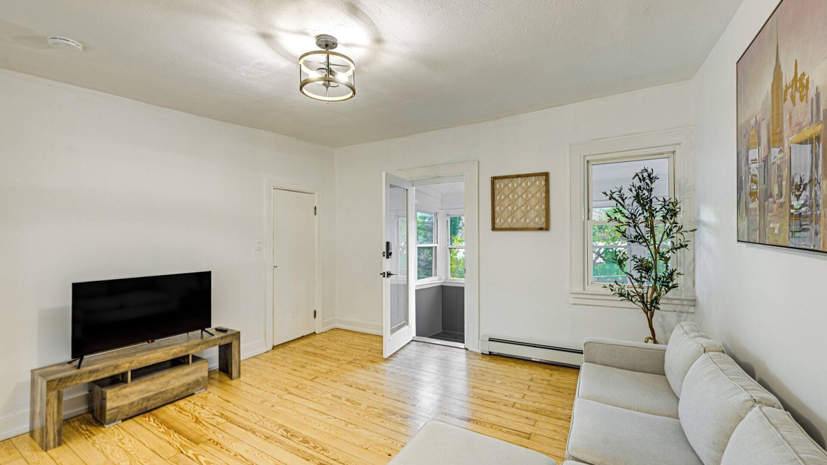 Hastings Apartment | NYC Area Apartment on Hudson River!