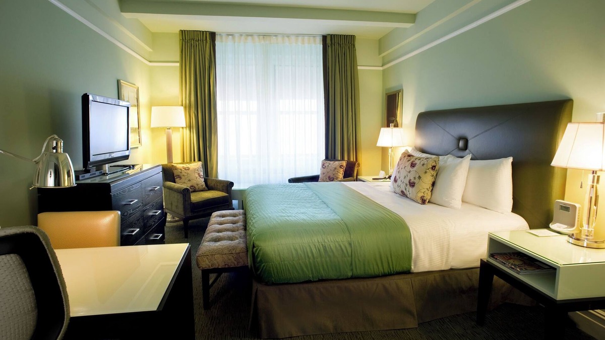 Lincoln Square Apartment | NYC Getaway! Great Amenities & Proximity to American Museum of Natural History!