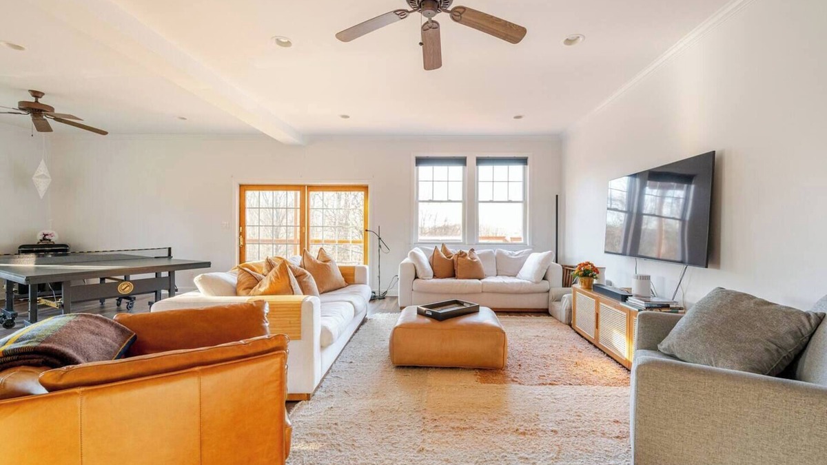 Cornwall House | NYC Getaway - Woodbury Commons, Storm King, Skiing