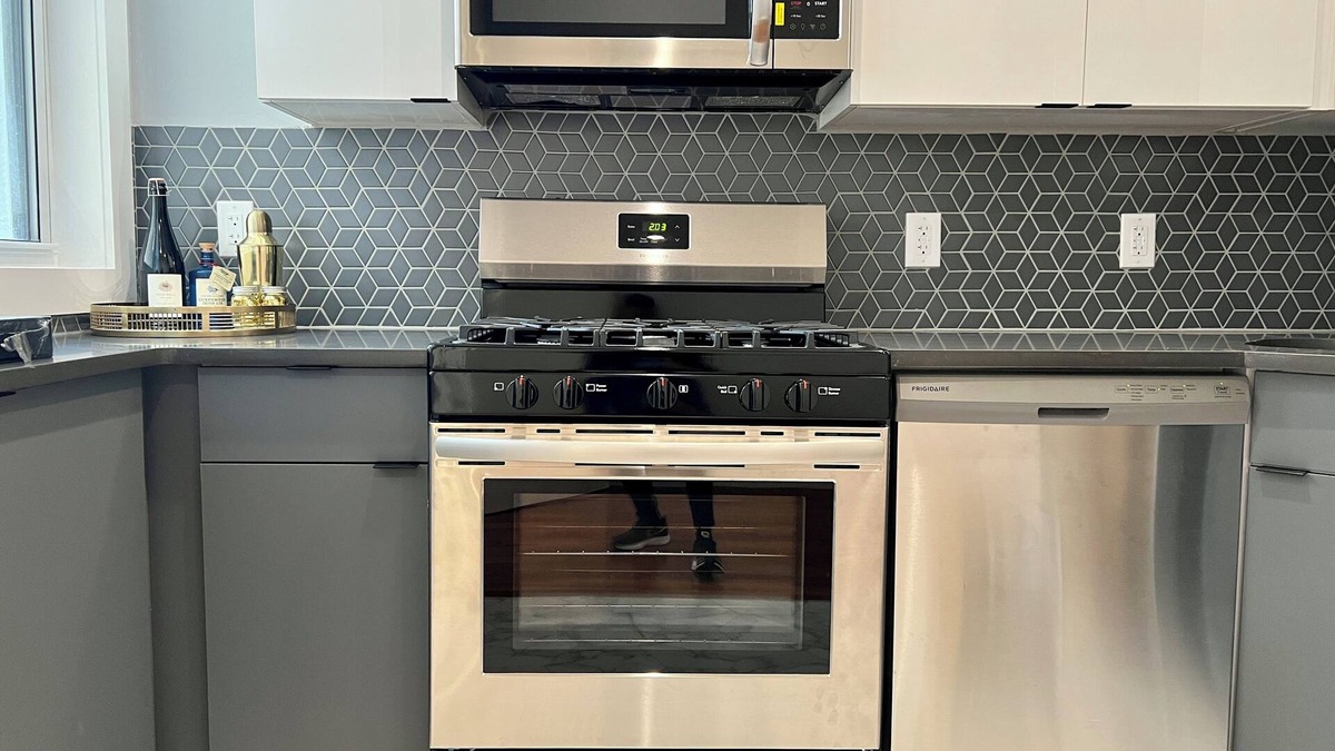 Mott Haven House | NYC Paradise near metro with 3 baths - parking - laundry
