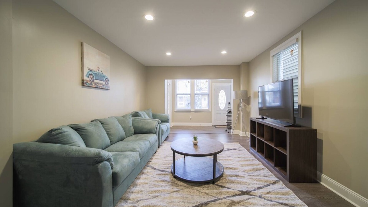 Ironbound District House | NYC Urban Getaway 10 Min to Newark Penn Station