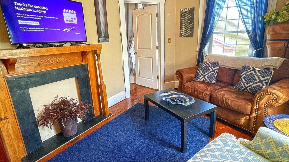 Coshocton Apartment | Nye's Place in Heart of Historic Roscoe Village
