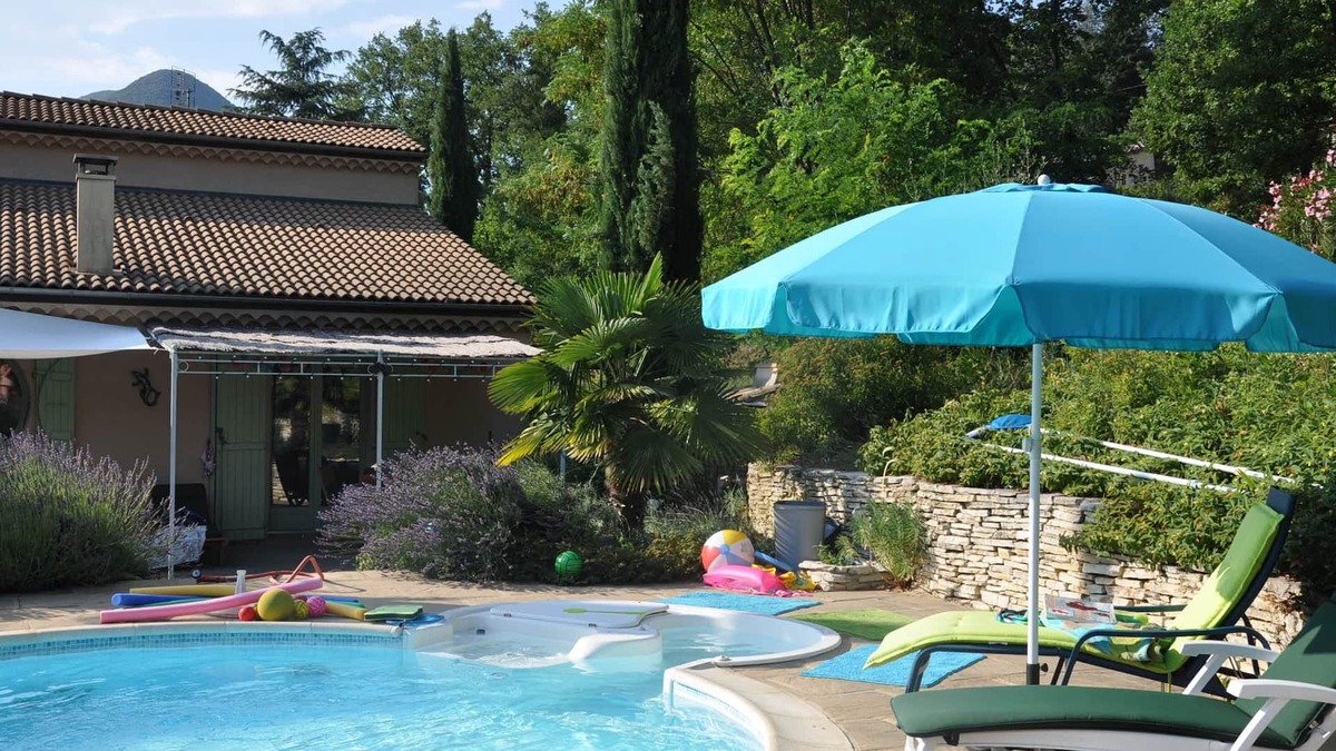 Nyons Villa | Nyons, charming villa in a green setting