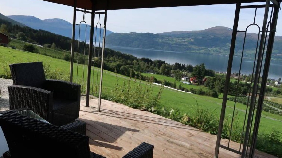 Innvik House | Nystova by Interhome