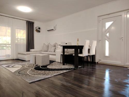 Kiskunmajsa Apartment | Nyuszis Vendégház