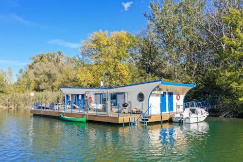 Jarovce House | Očarujúci Houseboat na Dunaji
