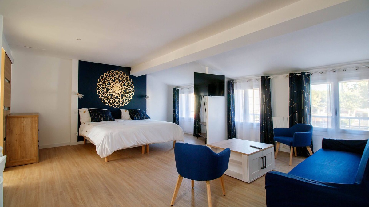 Castelnaudary House | O'Bonheur de Hamma