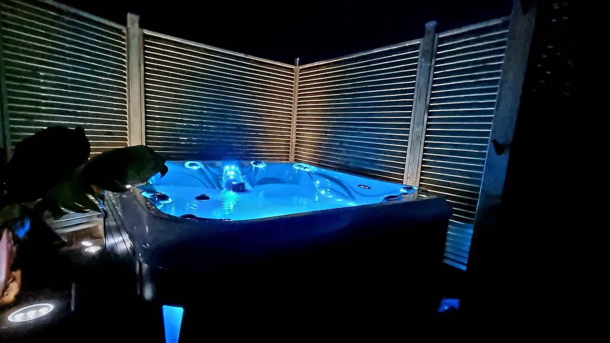 Agon-Coutainville Ski Chalet | O Bulles D'agon spa Prive Plage
