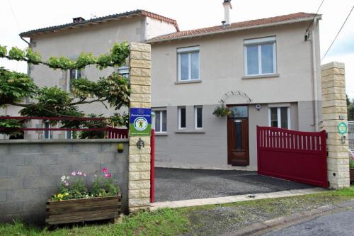 Saint-Pardoux Bed & Breakfast | O champ du lac