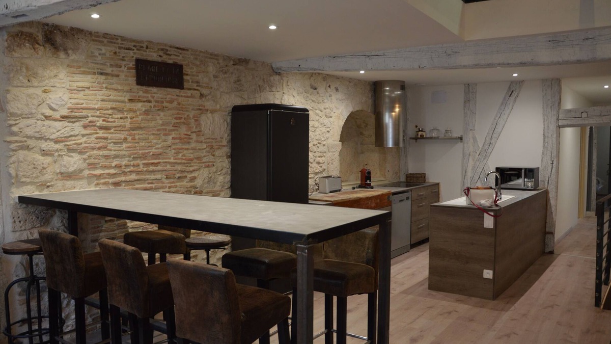 Issigeac Cottage | Ô Coeur d'Issigeac, spacious loft of the 15th century.