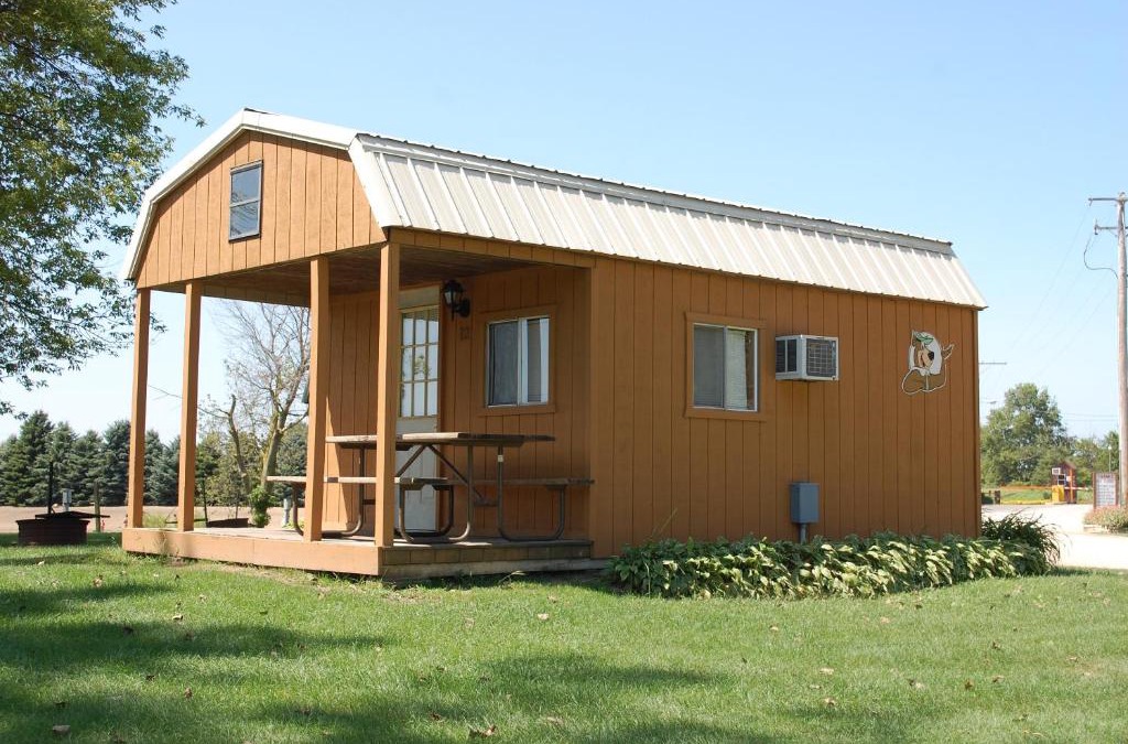 Amboy Resort | O'Connell's RV Campground Lakefront Cabin 9