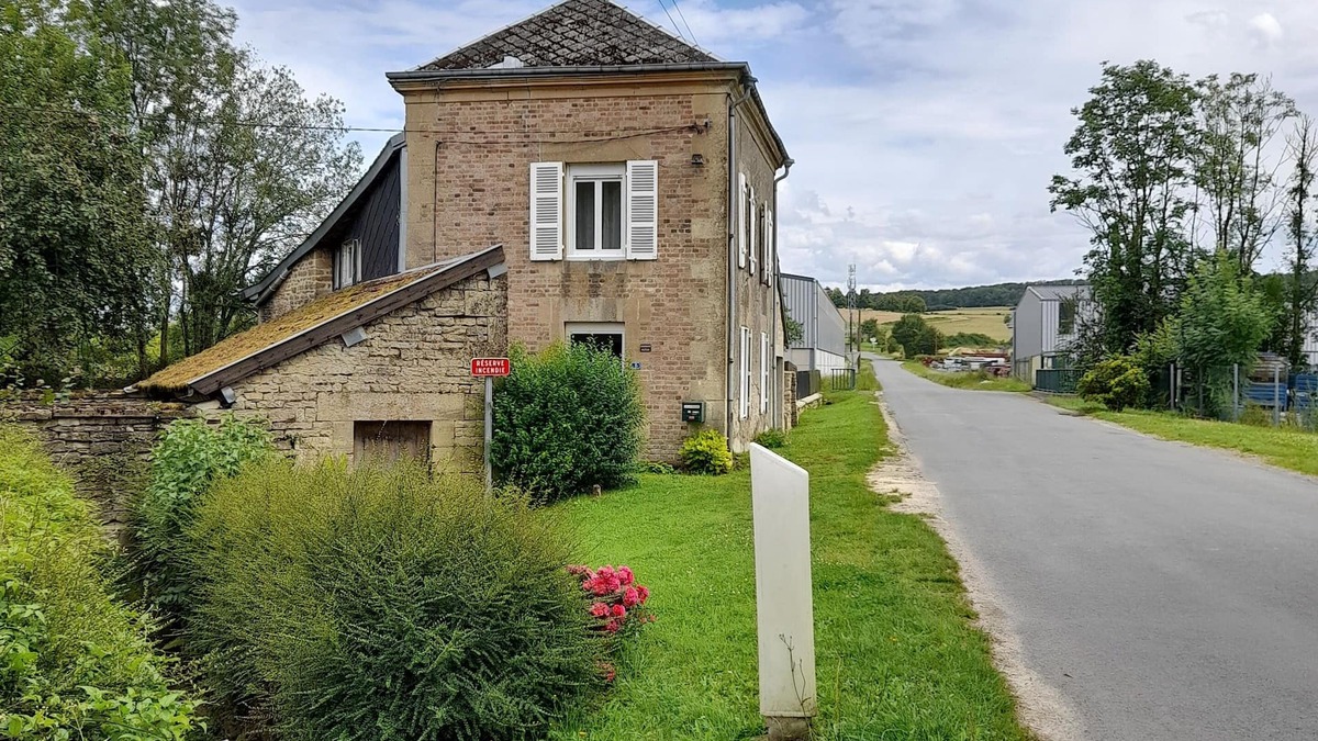 Buzancy House | ô Naturel-Villa independent and family- fenced garden- pond-