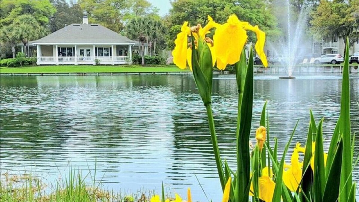 Demere Park Condo | O1 Two BR townhome in Ocean Walk with 1 king, 1 queen bed. Recently updated.