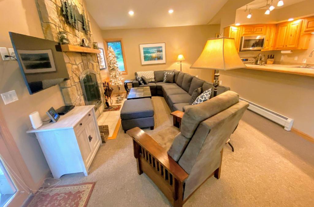 Bretton Woods Villa | O6 Newly renovated with high class upgrades Great ski access boot warmer ski rack yard AC