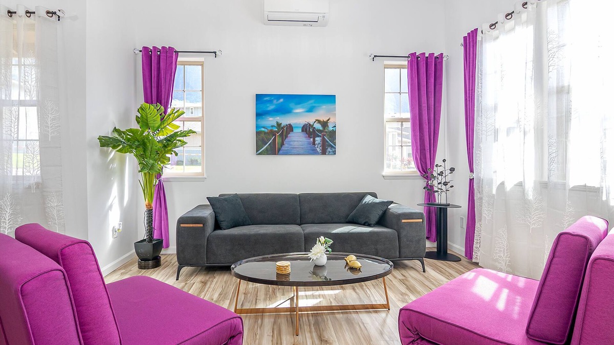 Makaha Valley House | ★Oahu Perfect Vacation Million Dollar Views, Pool, Near Beach, 4BR Sleeps 14★
