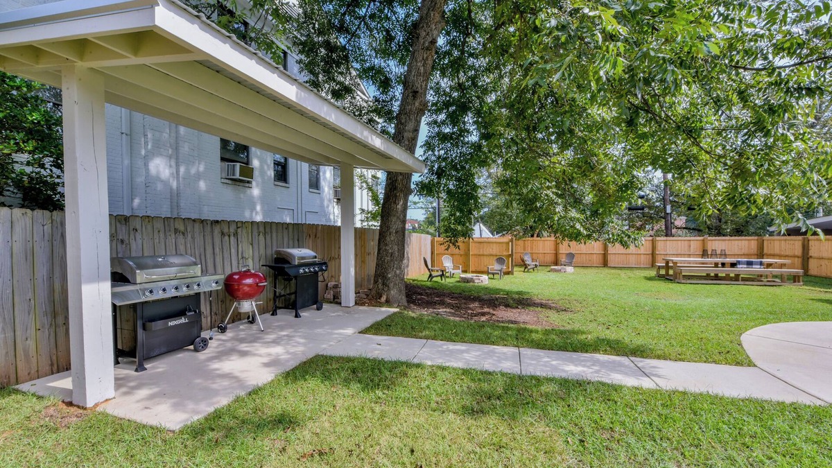 Tuscaloosa Apartment | Oak - Apt.2 - Book for 30 days or longer!