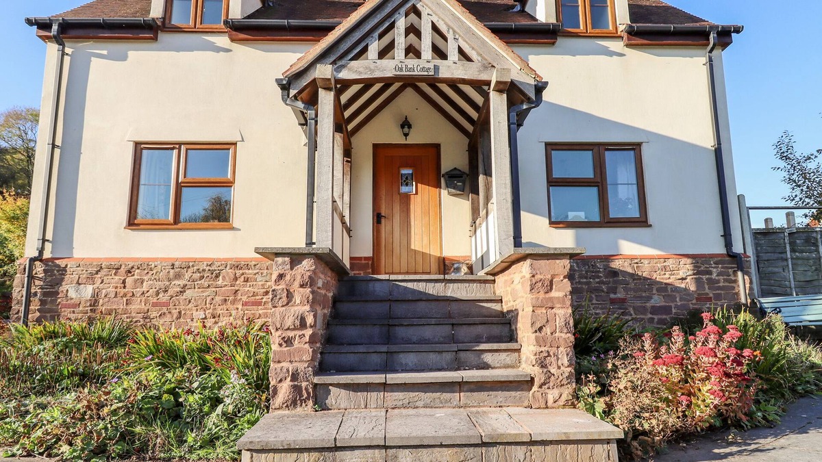 Longhope Cottage | OAK BANK COTTAGE, pet friendly, with open fire in Longhope