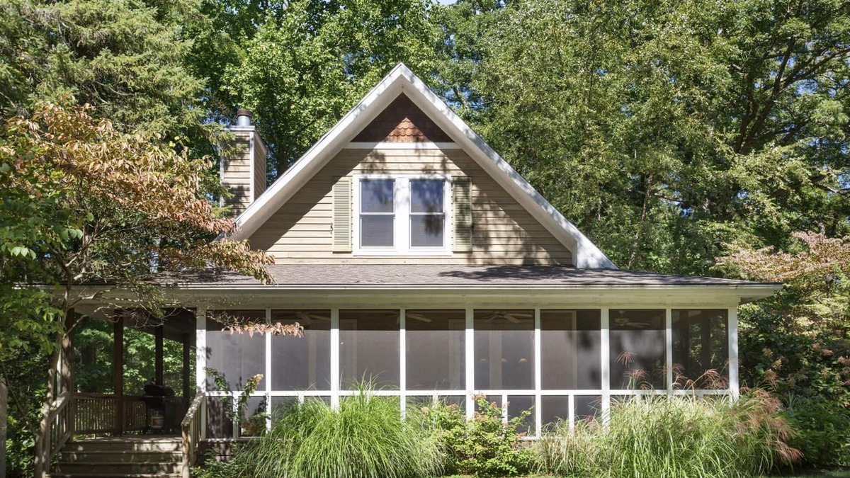 Union Pier House | Oak Dunes - Walk to the beach from this Cozy home