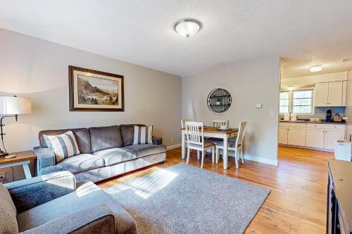 Oak Grove House | Oak Grove Getaway