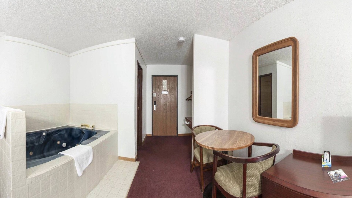 Oak Grove Hotel | Oak Grove Inn