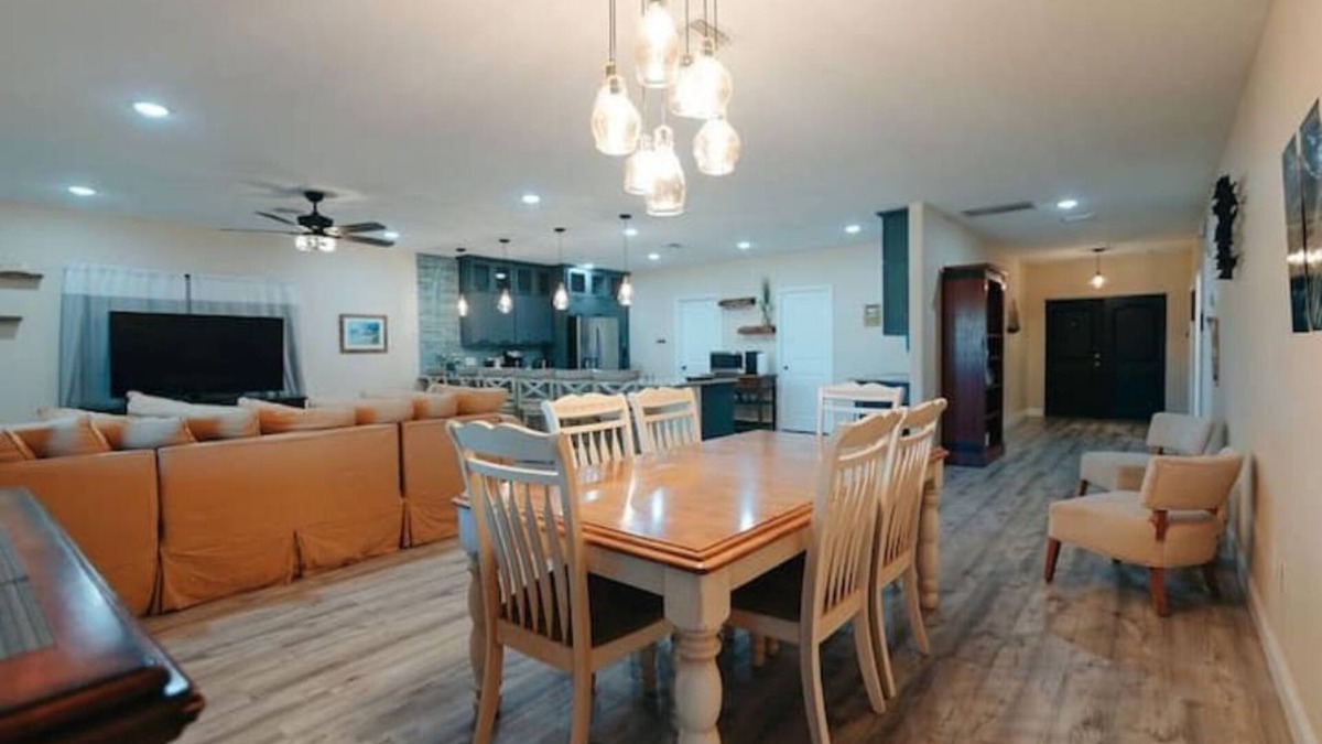 Indian Harbor Estates House | Oak Hill Luxury Fish & Boat House