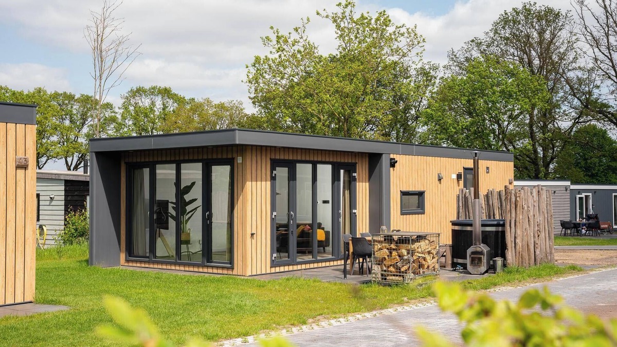 Municipality of Rijssen-Holten Resort | Oak Lodge with hot tub I 4 people
