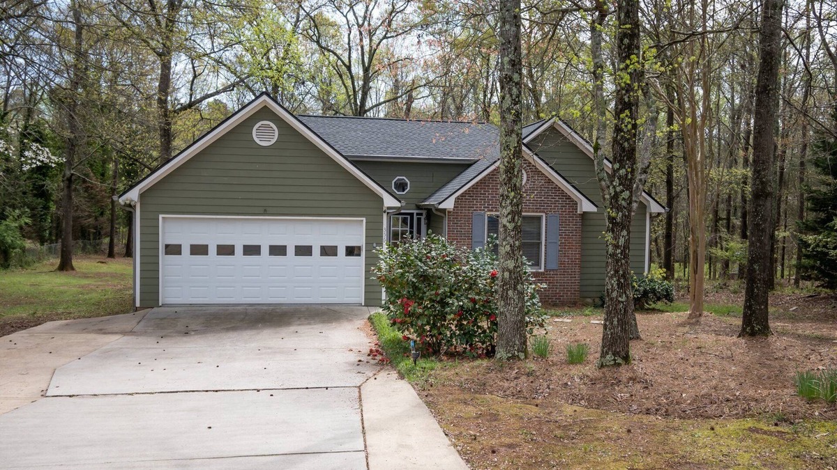 Athens House | Oak Meadows Haven w/spacious backyard