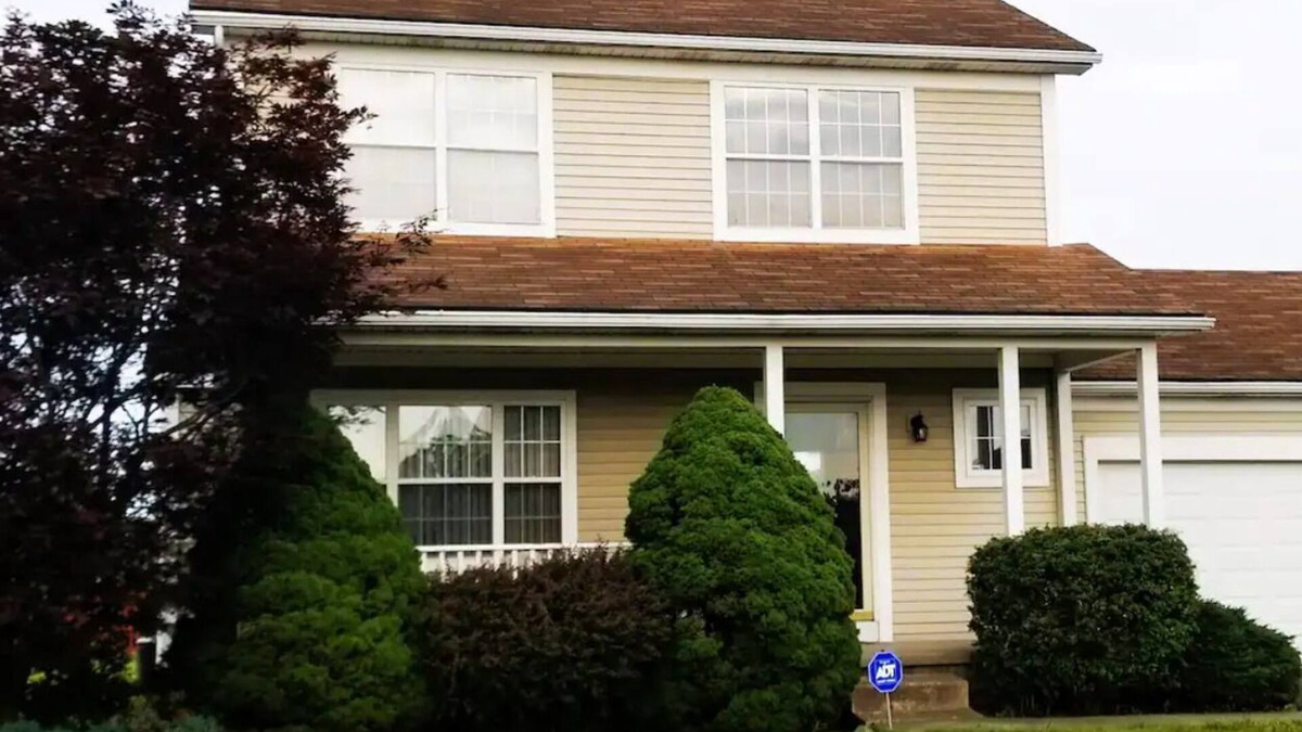 West Henrietta House | Oak Mills House a Minute to RIT 12 mins to Strong