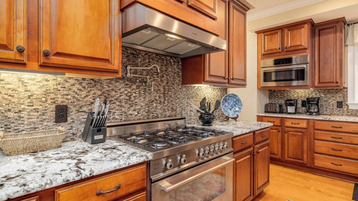 La Crosse House | Oak Point