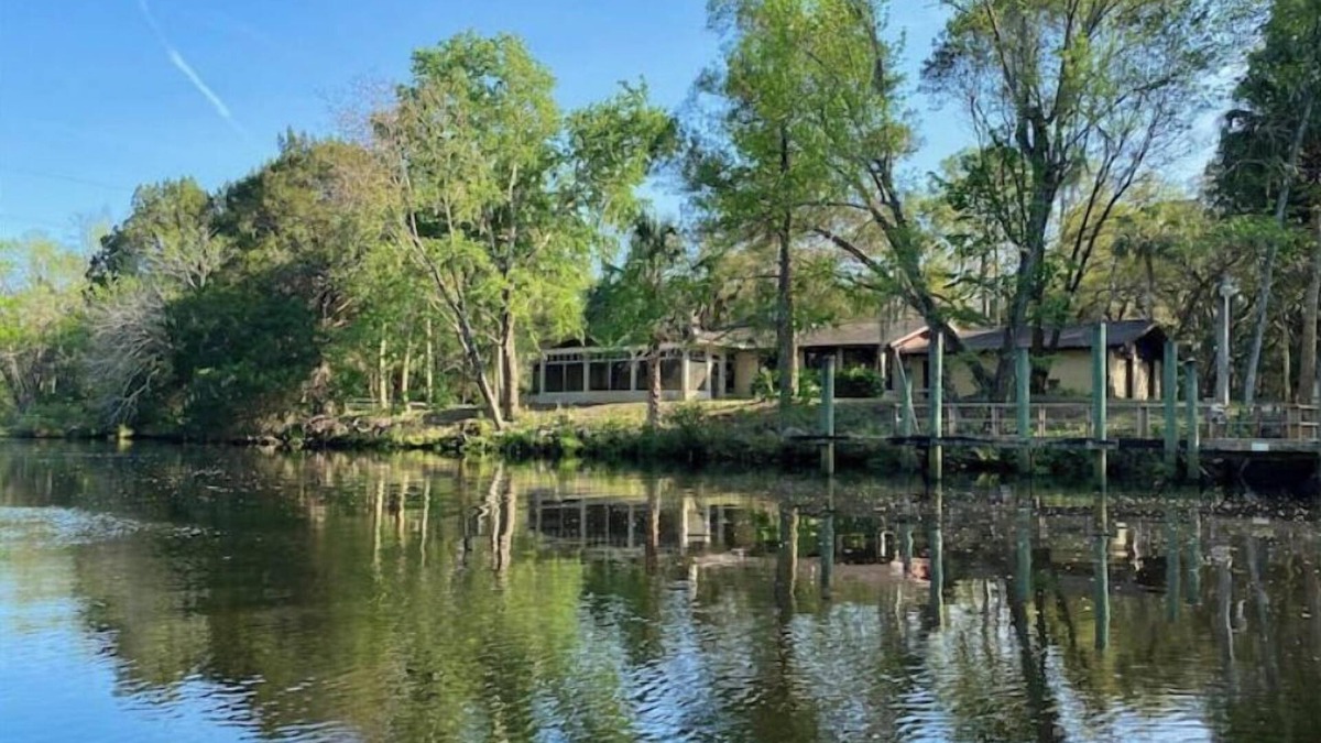 Inglis House | Oak Rock Ranch - Riverfront - Scenic Old Florida