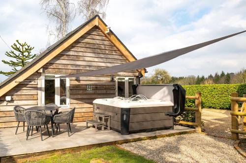 Maelor South House | Oak Tree Hideaway