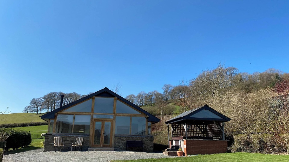 Tirabad Cottage | Oak View Cottage