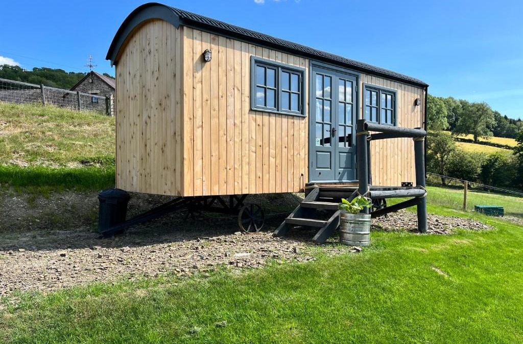 Llandovery House | Oakies Farm Stays
