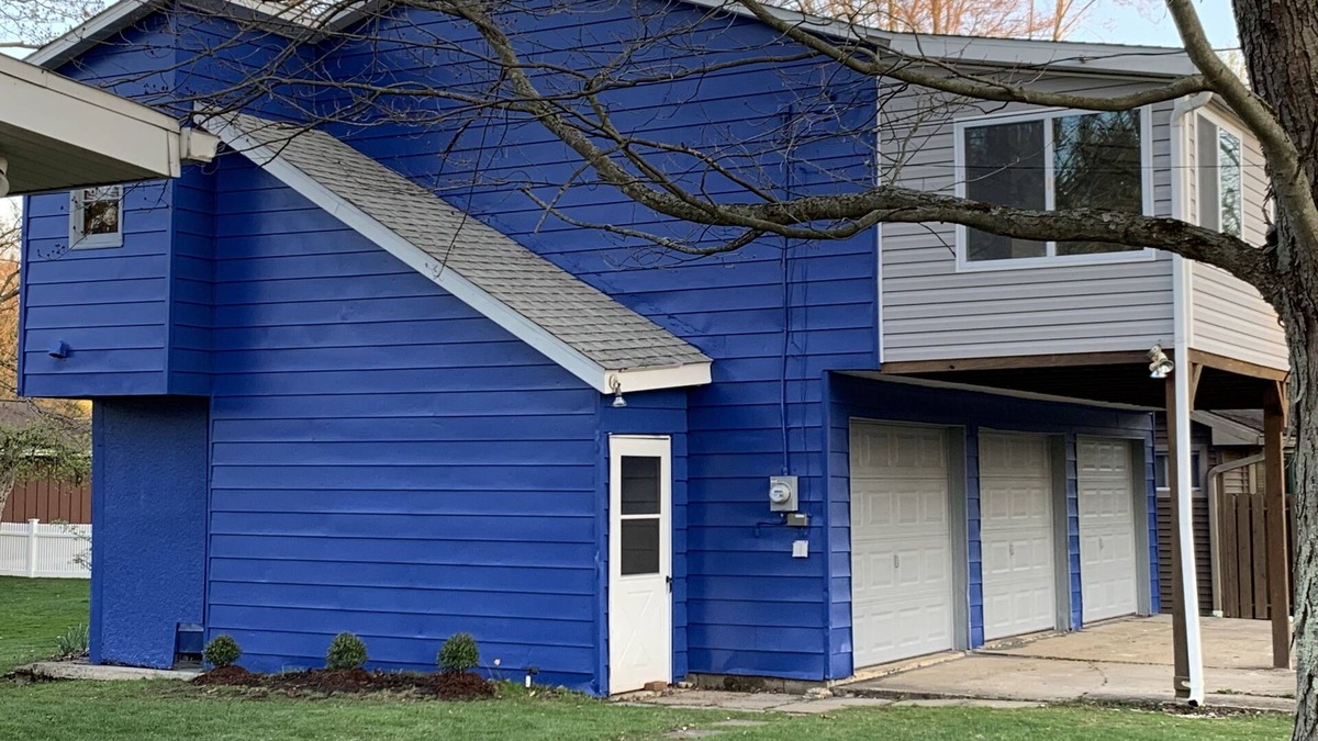 Conneaut Lakeshore Apartment | Oakland Hideaway - WD. Book via VRBO.