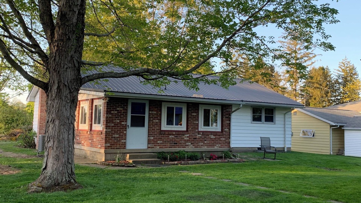 Conneaut Lakeshore House | Oakland Retreat - AirConditioned, WD. Book via VRBO