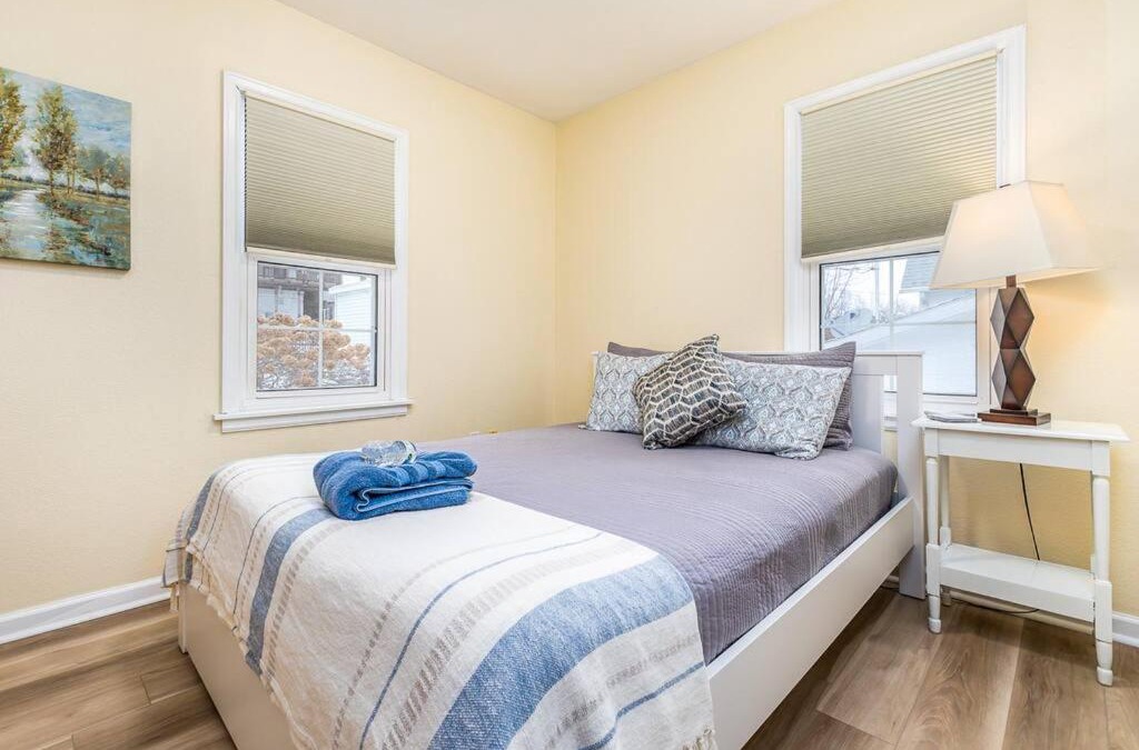 Dubuque House | Oaklie's Bungalow - Charming Home in Dubuque