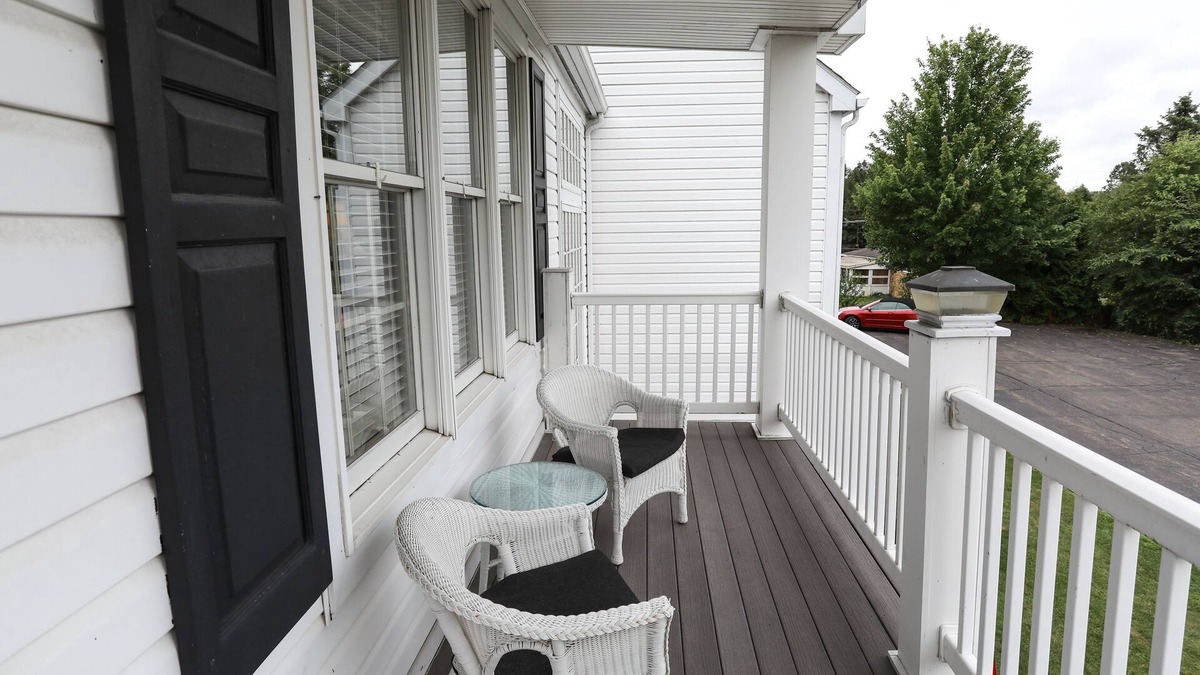 Plum Bed & Breakfast | Oakmont Inn