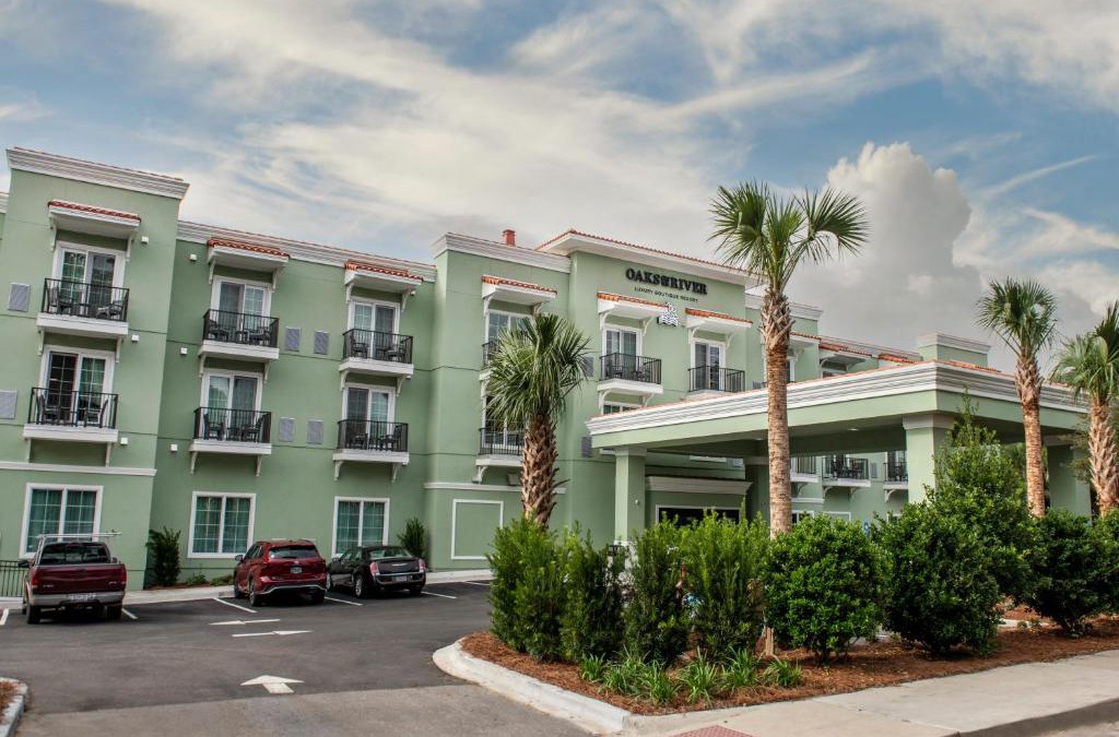 Darien Hotel | Oaks on the River