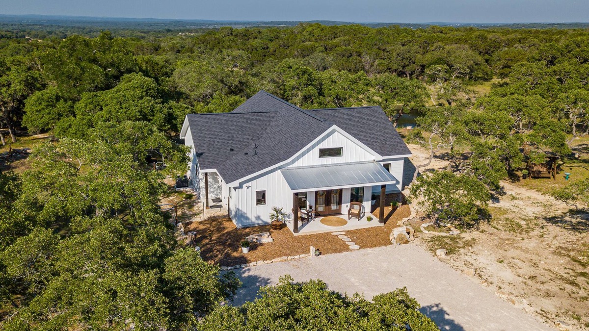 Spring Branch House | Oaks Ranch- Gorgeous Home near Guadalupe River State Park