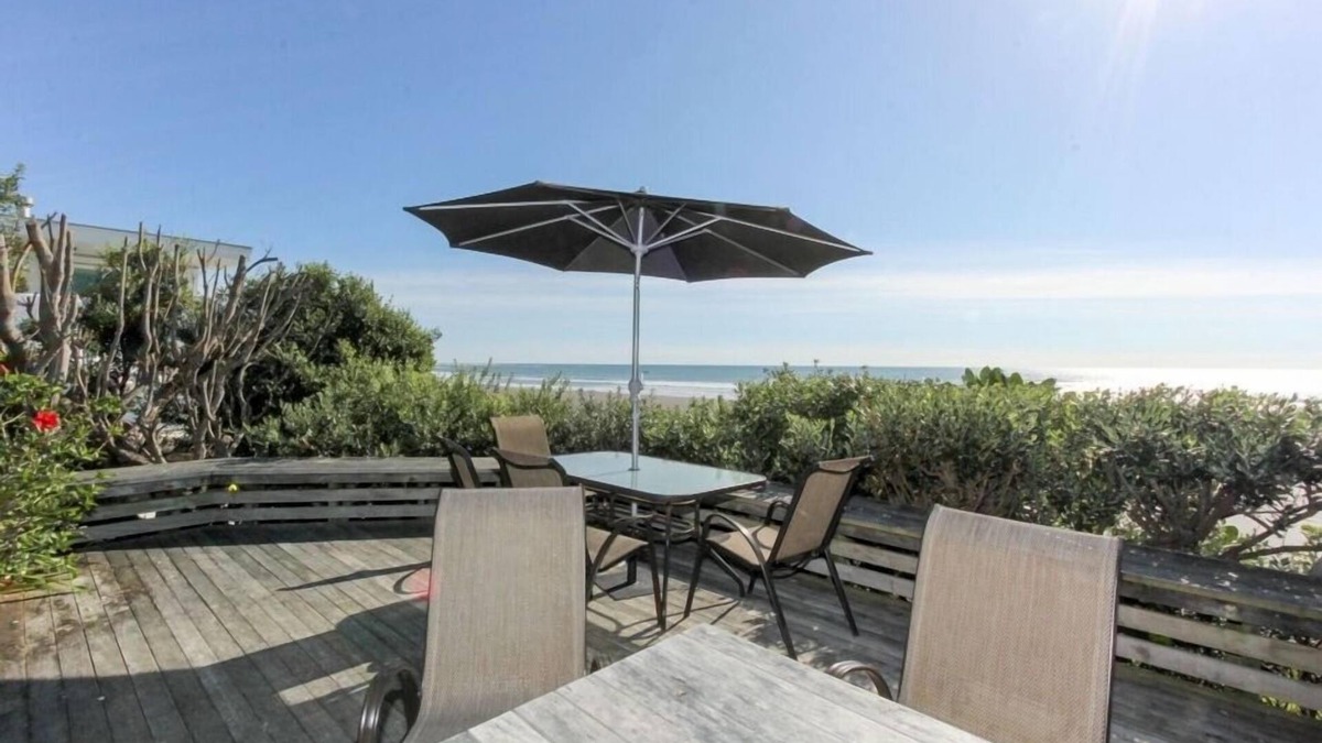 Oakura House | Oakura Beach Front - andquot;Relax Rest Enjoyandquot;