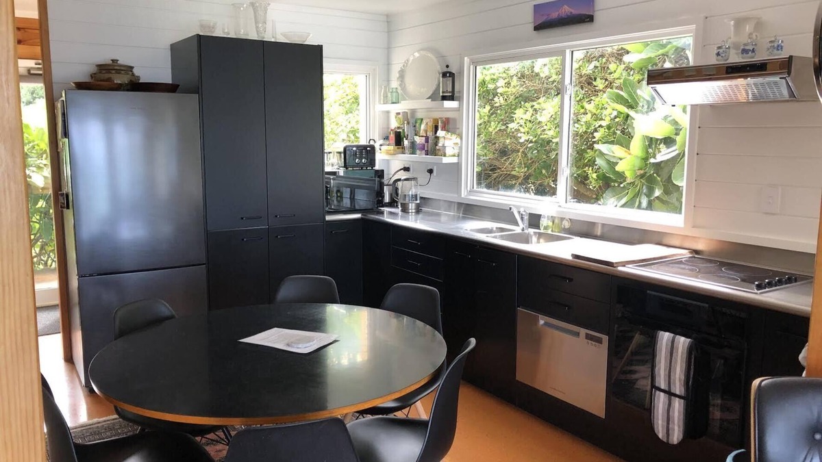 Oakura House | Oakura Bay Absolute-Beachfront Holiday Home