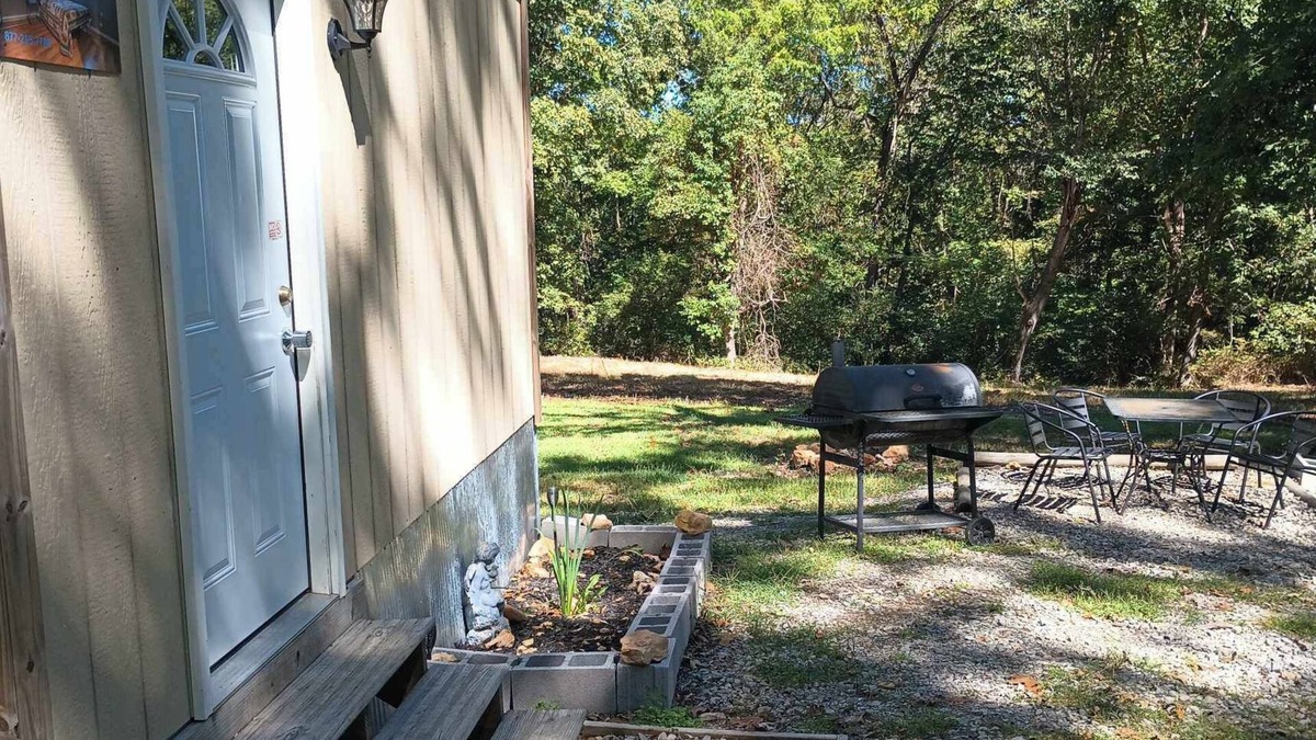 Saint Joe Cabin | Oakwood Cabin 15min to Buffalo Point