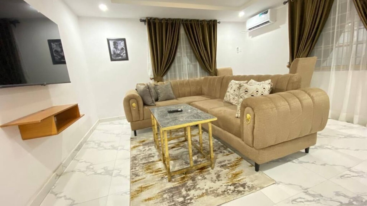 Ibadan House | OAO | 1 Bed Modern Apartment (Mokola, Ibadan)