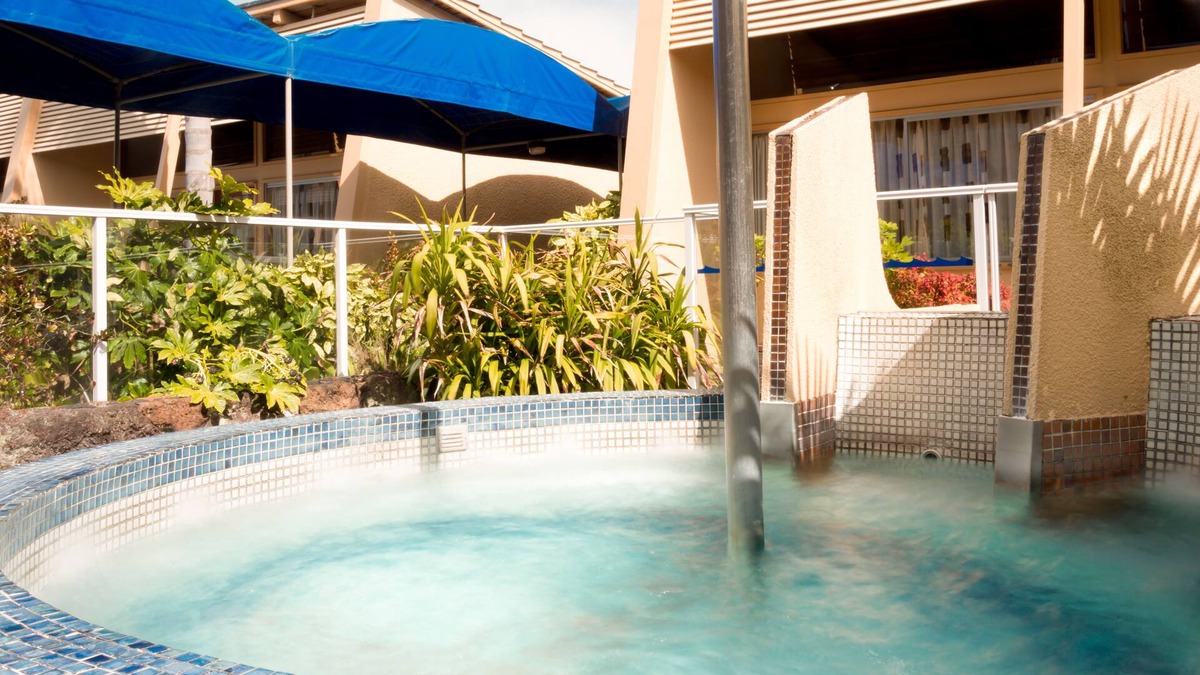 Waipahihi Hotel | Oasis Beach Motel