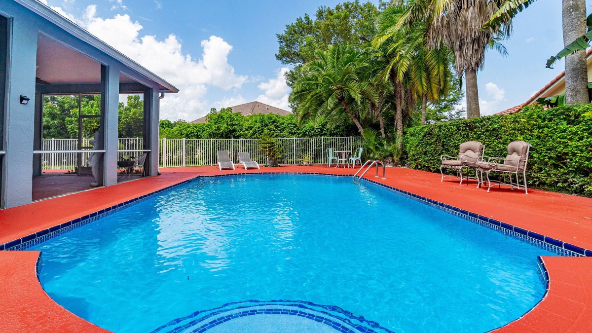 Wellington House | Oasis Heated Pool in the Heart of Equestrian Wellington