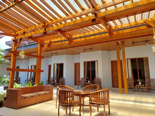 Ampana Hotel | OASIS HOTEL