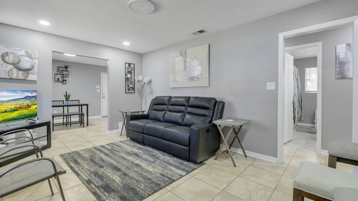 Tallahassee House | OASIS IN TALLAHASSEE