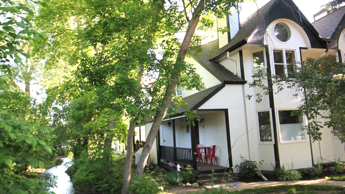Whittier House | Oasis in the heart of downtown Boulders