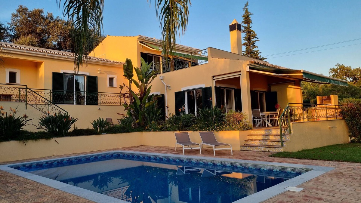 Sao Bras de Alportel Villa | Oasis of peace in the Algarve, private pool, heating